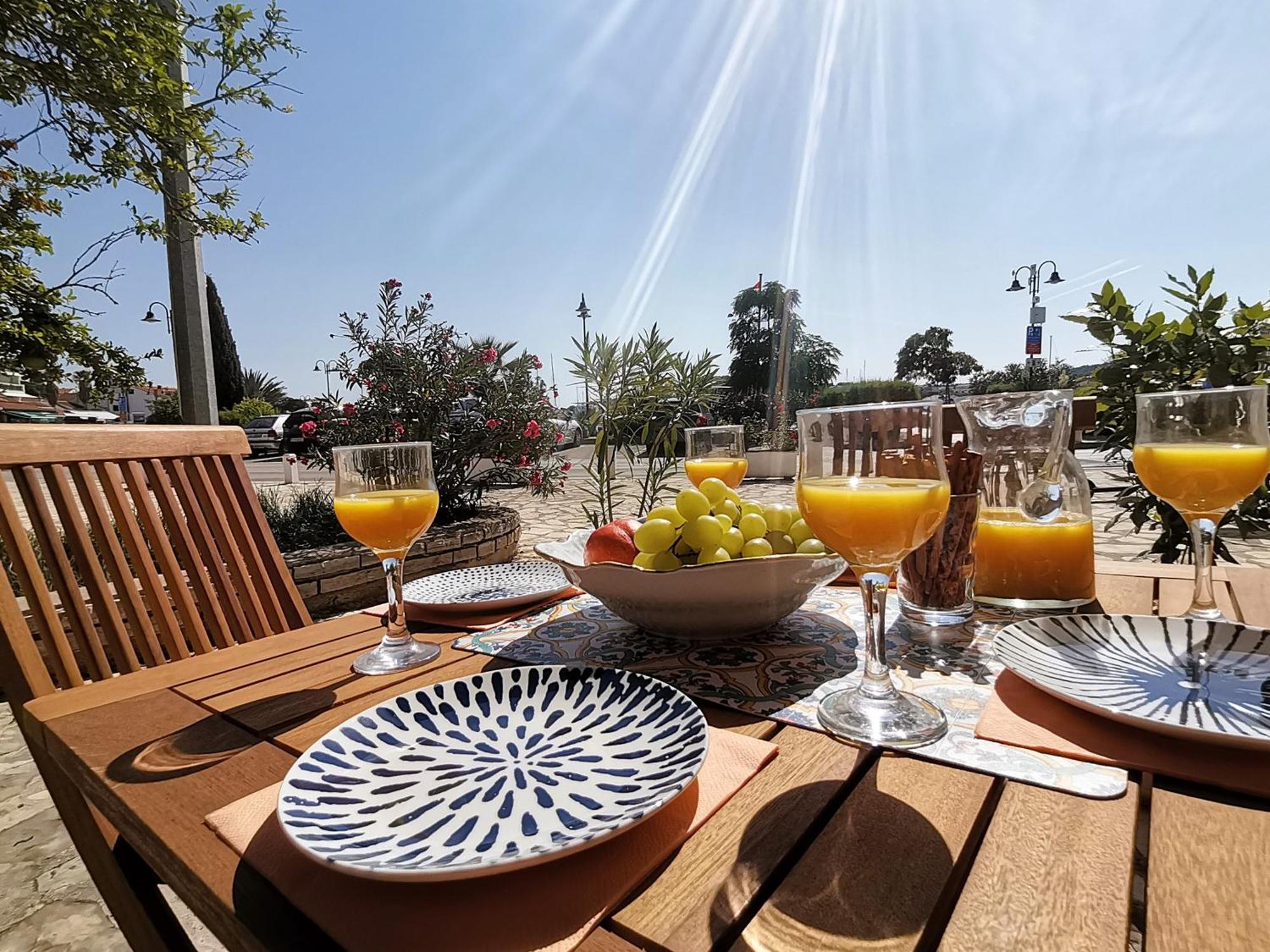 Charming Traditional Townhouse - Holiday Home Kata Jezera Esterno foto